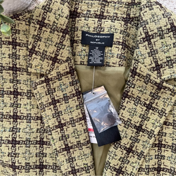 Women’s - Two Piece - Suit - Picture 8 of 15